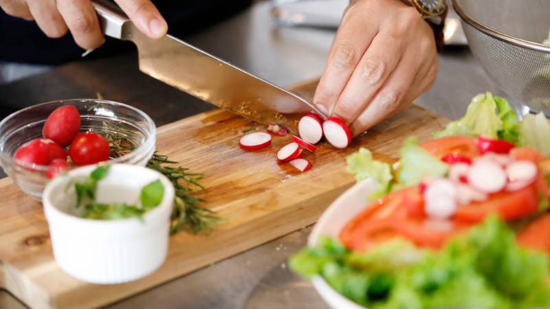 Aus wenig mach lecker – Stärkung der Alltagskompetenzen und Ernährungsbildung